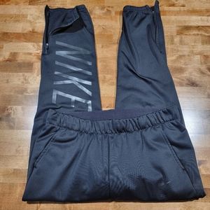 M ladies Nike dry fit sweatpants